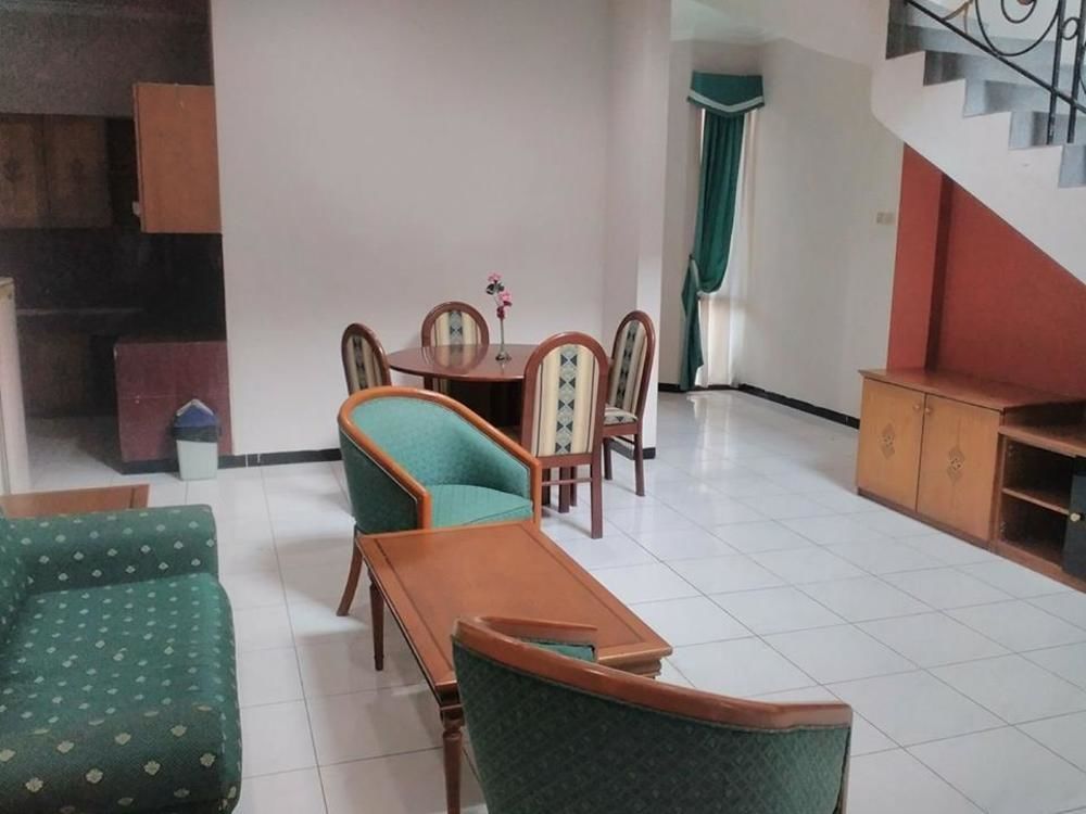 Istana Permata Juanda Hotel Sawotratap Exterior photo