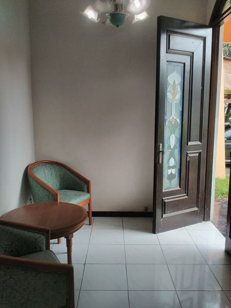 Istana Permata Juanda Hotel Sawotratap Exterior photo