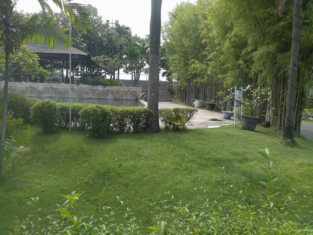 Istana Permata Juanda Hotel Sawotratap Exterior photo