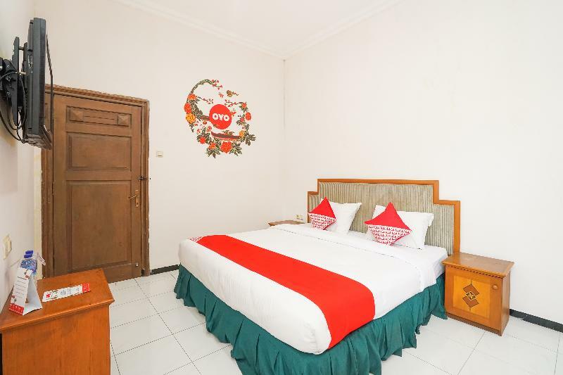 Istana Permata Juanda Hotel Sawotratap Exterior photo